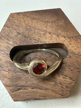 Silpada Vintage sterling silver Ring with Red Garnet Stone, new